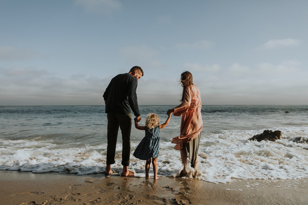 barefoot-beach-cheerful-1574653.jpg